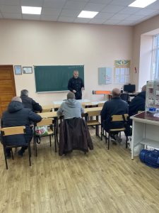 photo 5235475700179997456 y